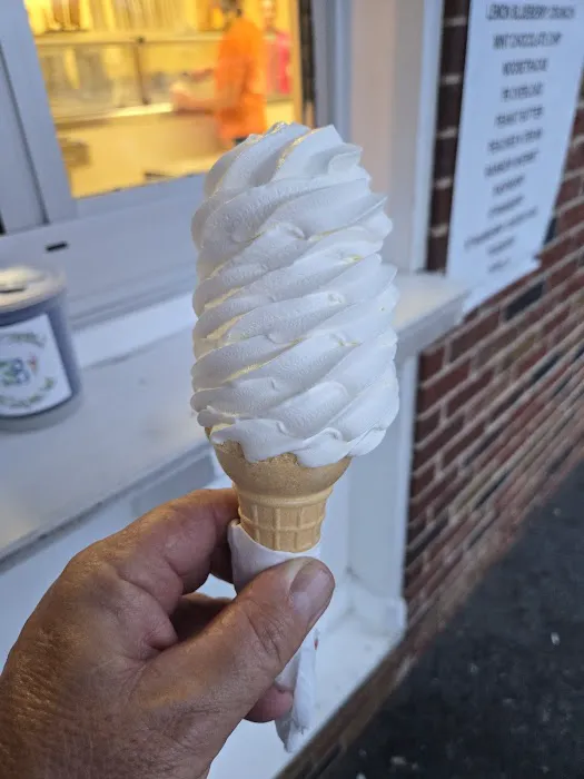 3B Ice Cream (Derry St.) Picture 2