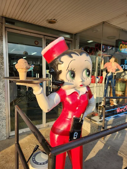 Faye's Ice Cream Parlor Picture 5