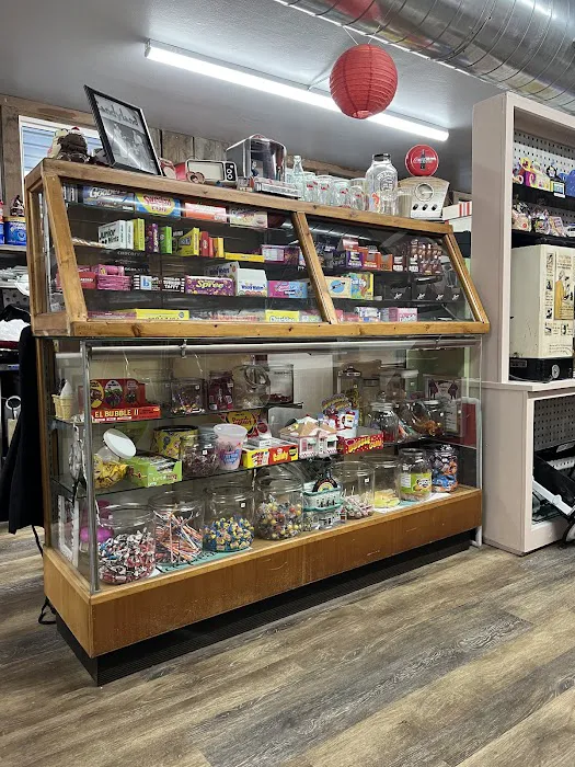 Faye's Ice Cream Parlor Picture 10