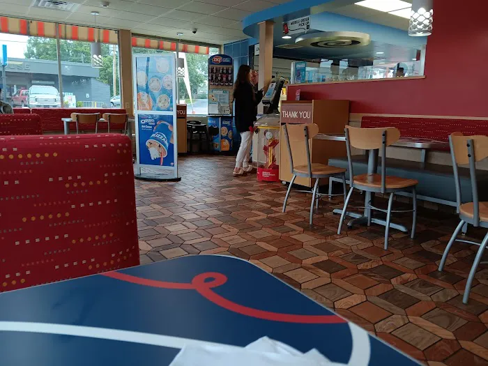 Dairy Queen West Picture 4