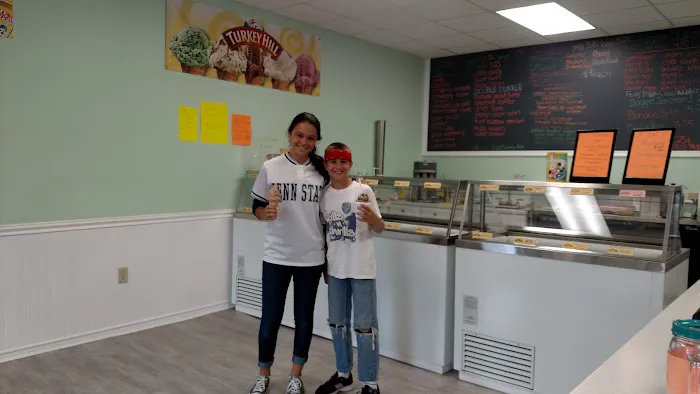 Max's Ice Cream Shack Picture 4