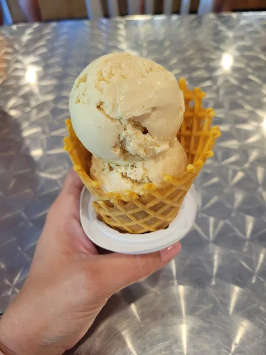 Chill Out Ice Cream Parlor Picture 9