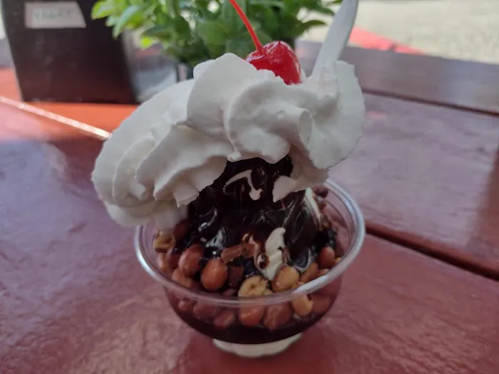 Lynnie Lou’s Premium Ice Cream and Custard Picture 6