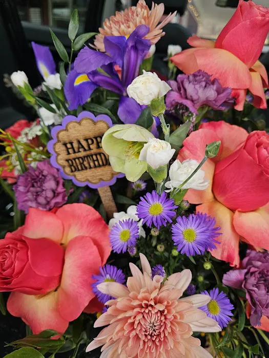 Scoops & Blooms Picture 3