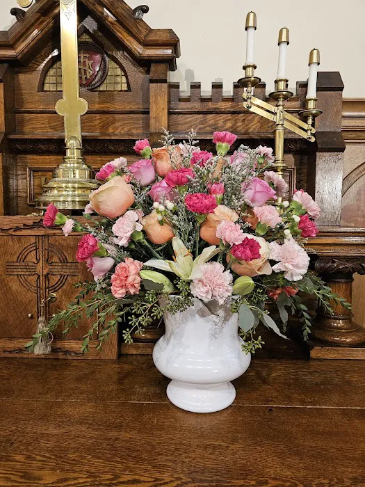 Scoops & Blooms Picture 5