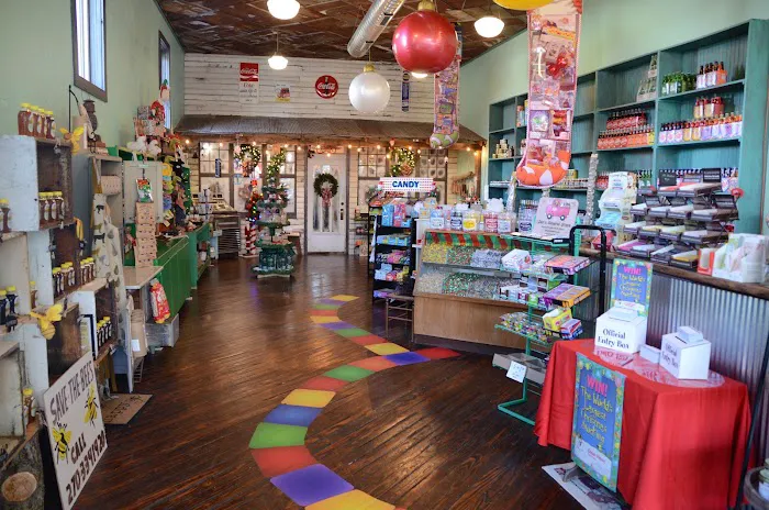 Jen's General Store Picture 4