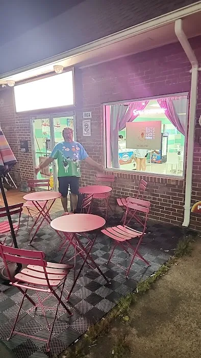 2 Scoops Sweets & Treats Picture 2