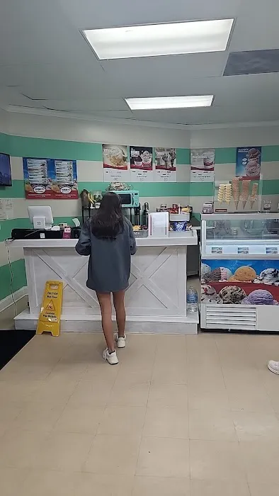 2 Scoops Sweets & Treats Picture 7