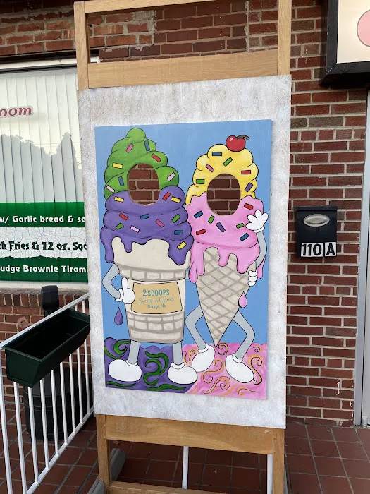 2 Scoops Sweets & Treats Picture 8