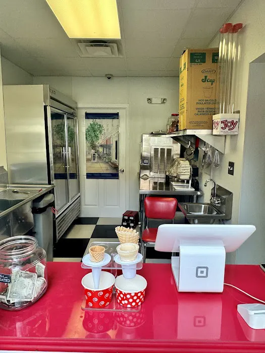 Jitterbug's Ice Cream Cafe Picture 3
