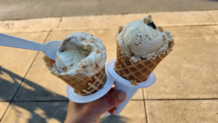 Jitterbug's Ice Cream Cafe Picture 4