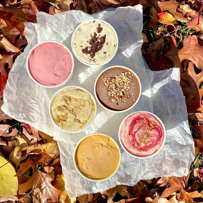 Crème de la Crop - Premium Dairy-Free and Gluten-Free Ice Cream & Sweets Picture 7