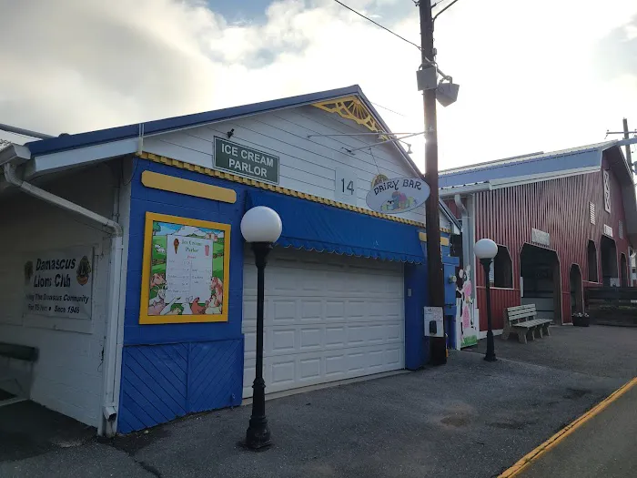 Ice Cream Parlor Picture 1