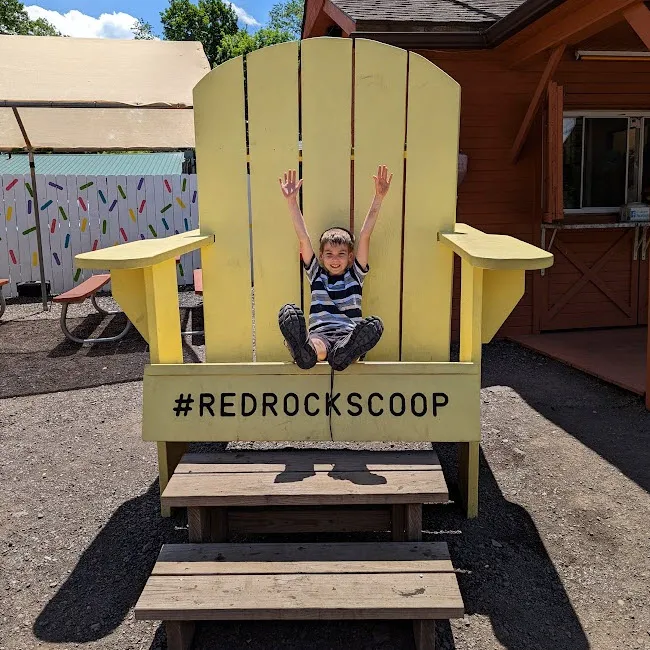 Red Rock Scoop Picture 2