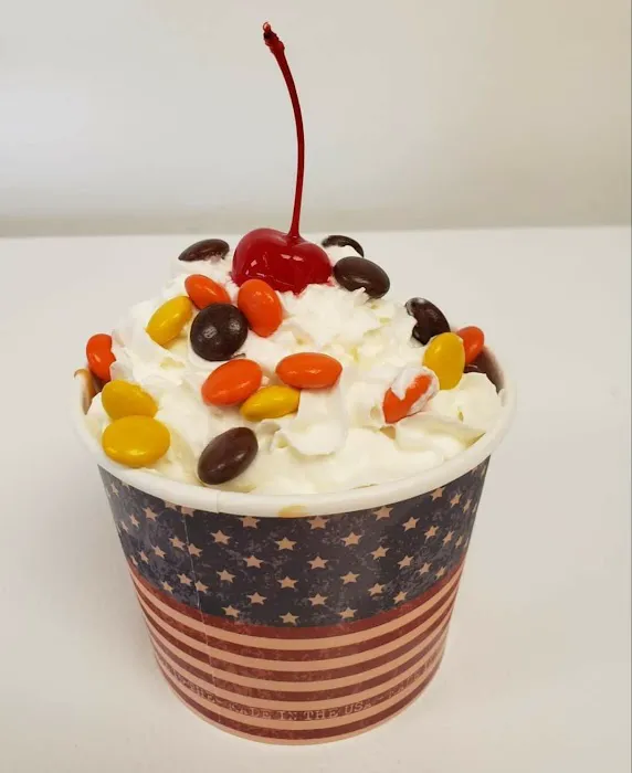 The Yellow Basket Gift & Ice Cream Shop Picture 6
