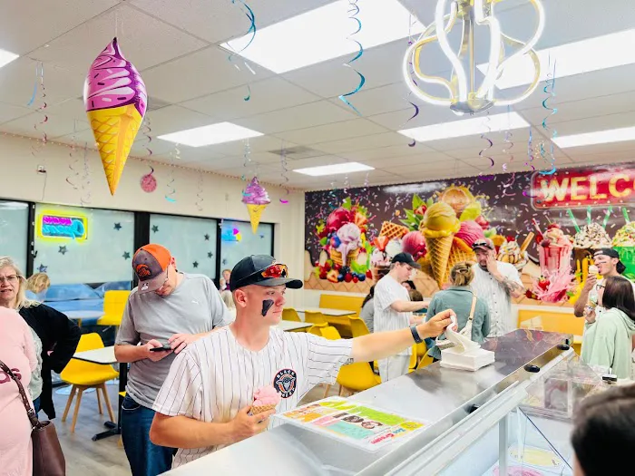 Ice Cream Haven Picture 7