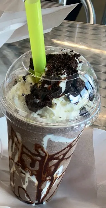 CHILL Ice Creamery Picture 1
