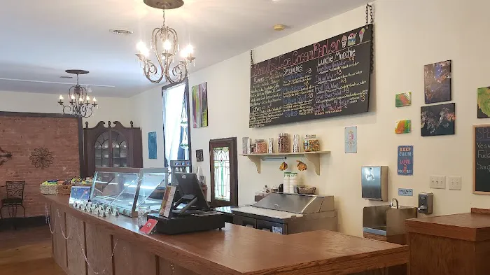 Brandts Ice Cream Parlor Picture 9