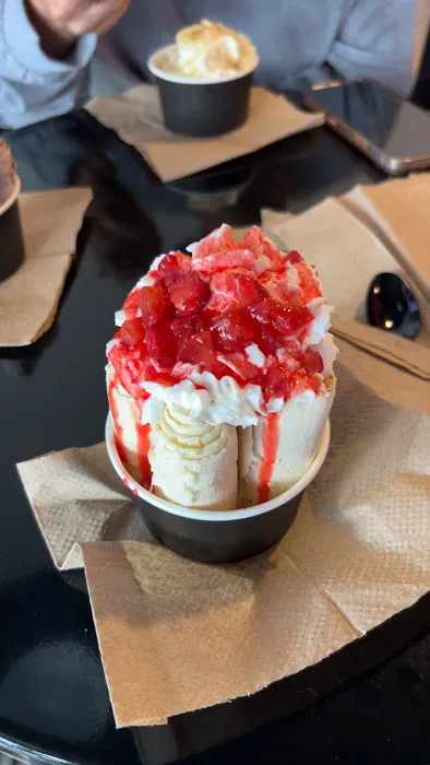 Isaela's Rolled Ice Cream Shop Picture 2