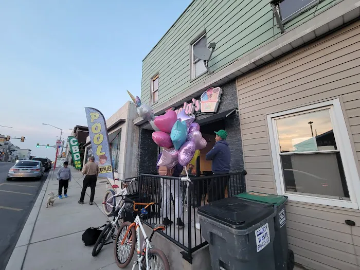 Isaela's Rolled Ice Cream Shop Picture 9