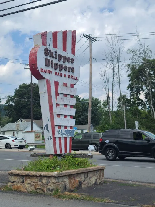 Skips Dairy Bar & Grill Picture 6
