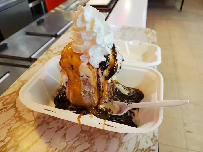 De Dee's Dairy Picture 1