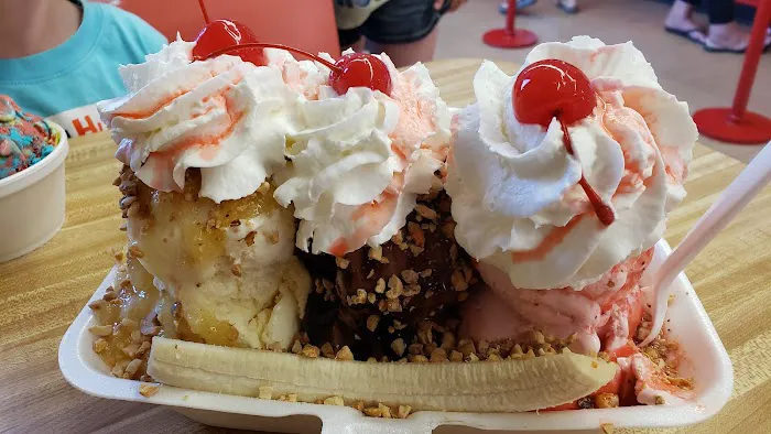 De Dee's Dairy Picture 3