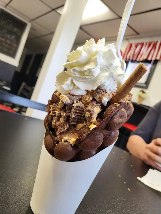 Reid's Ice Cream Parlor Picture 10