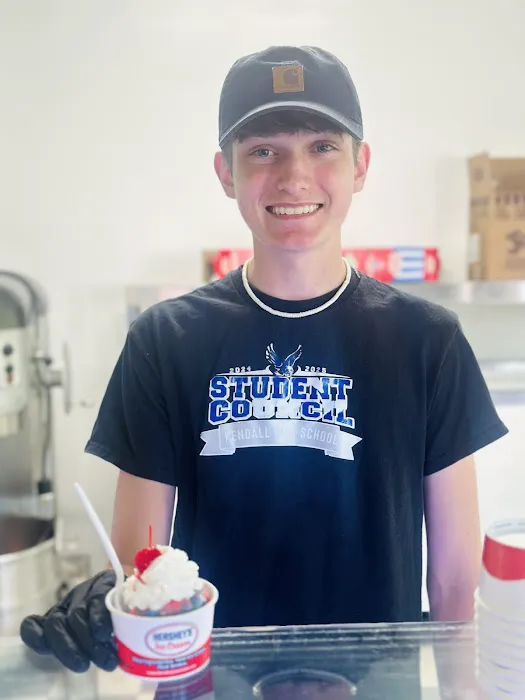 Grove Ice Cream Shop Picture 1