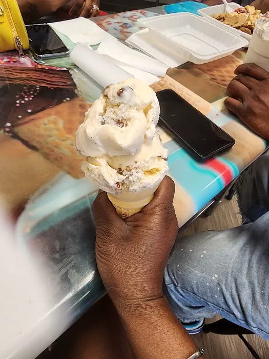 Drip Ice Cream Shop Picture 6