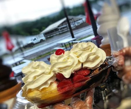Emmieu2019s Ice Cream & Grill