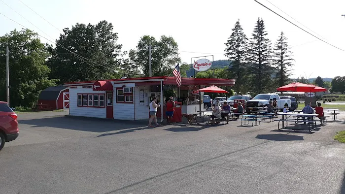 Emmie’s Ice Cream & Grill Picture 2