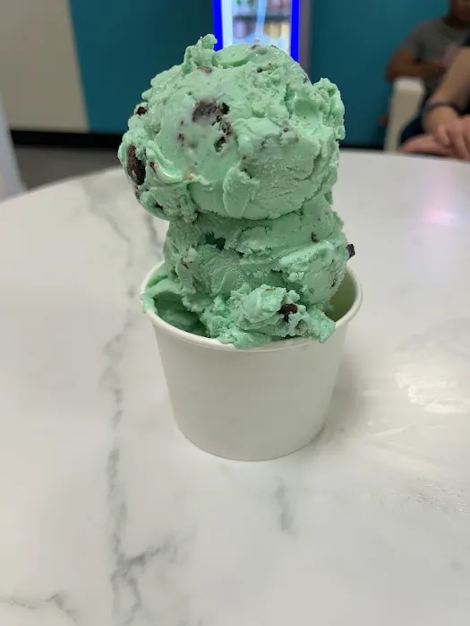Sweet Scoops ice cream Picture 2