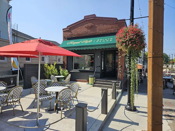 Royal Cafe Picture 1