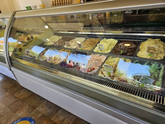 Royal Cafe Picture 2