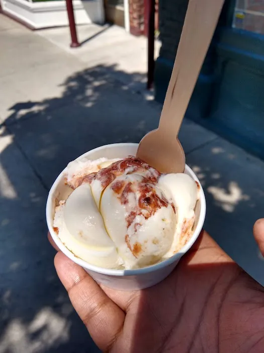 Hedonist Artisan Ice Cream & Chocolates Picture 3