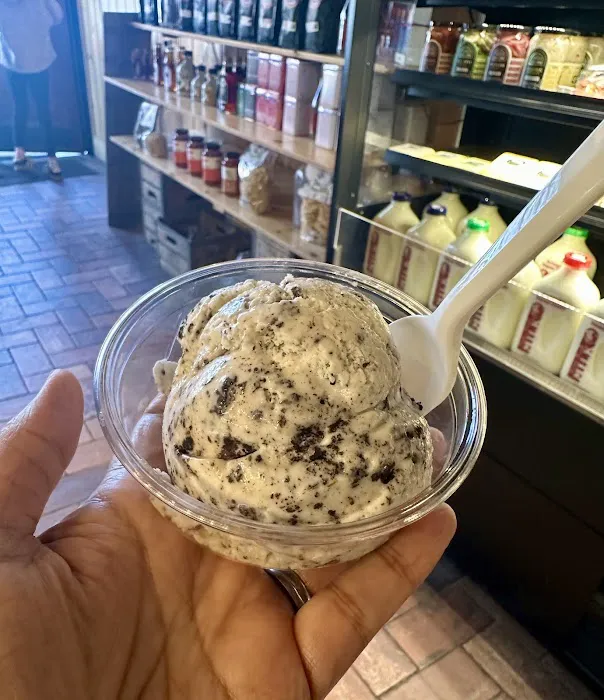 Pittsford Farms Dairy Picture 8