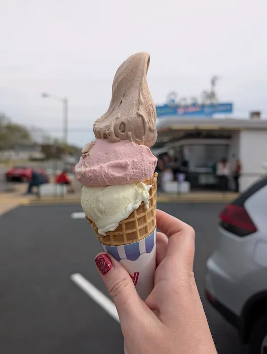 Carl's Frozen Custard Picture 3