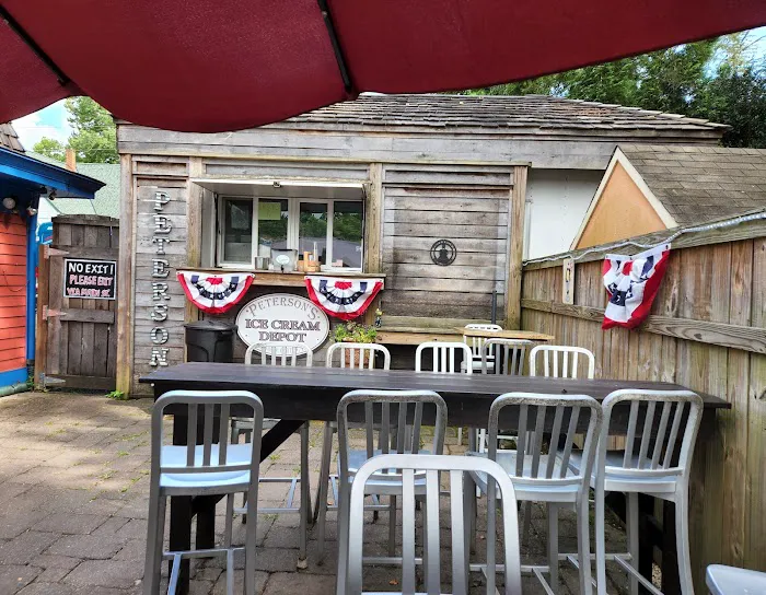 Peterson's Ice Cream Depot Picture 1