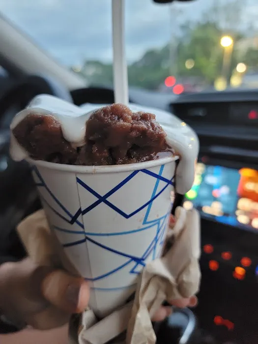 Chill Snowballs & Ice Cream Picture 7
