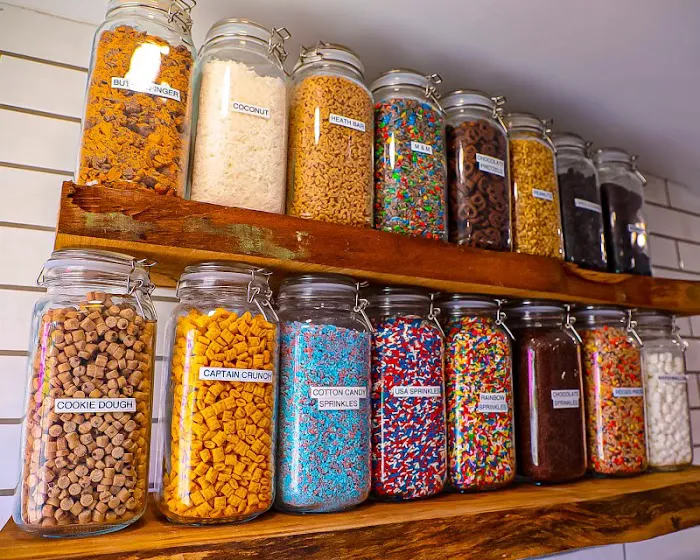 Sundaes Ice Cream Shoppe Picture 6