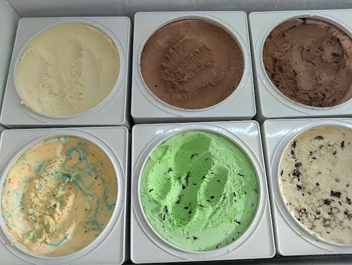 Sweets & More Ice Cream Picture 3
