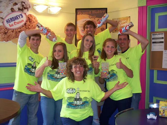 GiGi's Ice Cream Bar Picture 3