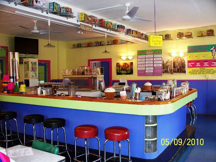 GiGi's Ice Cream Bar Picture 10