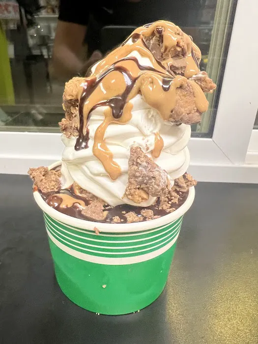 Frozen Cow Soft Serve Ice Cream and More Picture 8