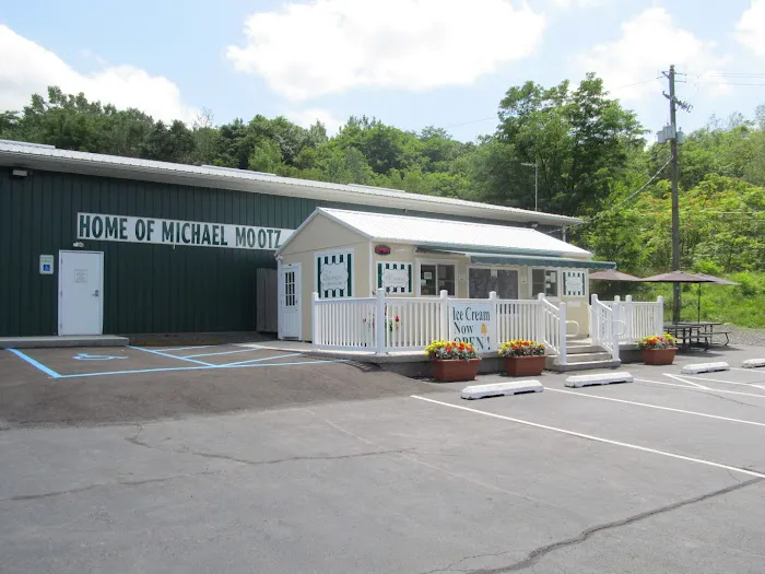 The Creamery at Michael Mootz Candies (Seasonal) Picture 7