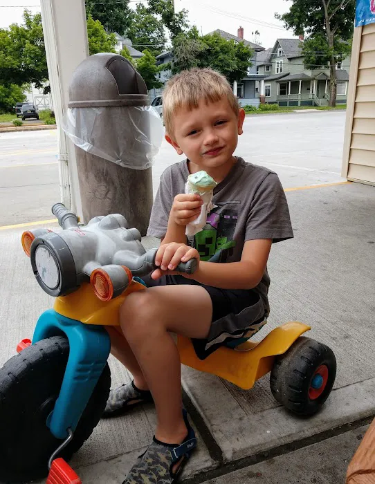 Jolly Farmer Ice Cream Stand Picture 8