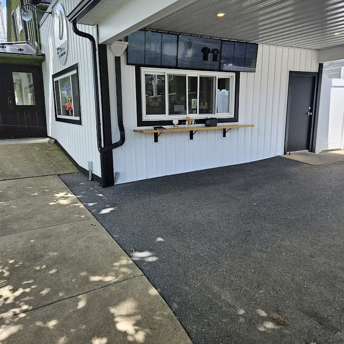 32 Below Ice Cream Shop Picture 2