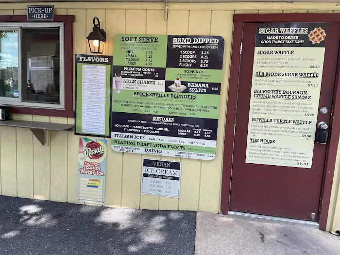 32 Below Ice Cream Shop Picture 8