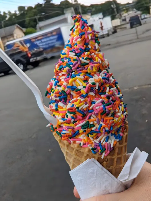 Curly Creme Soft Ice Cream Picture 3